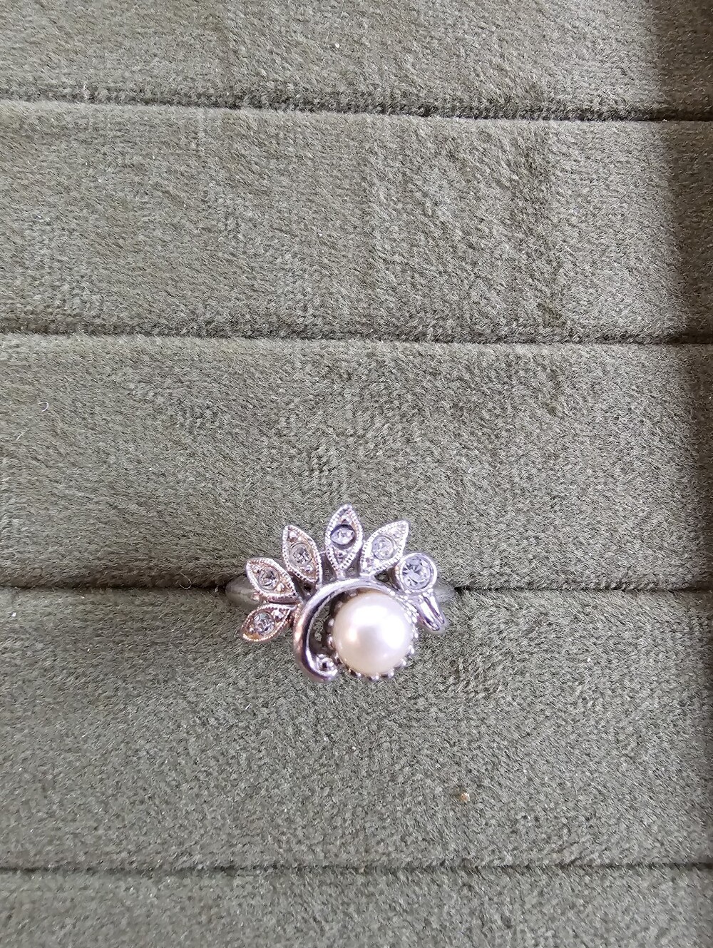 Vintage Avon Ring Size 5.5/6.5